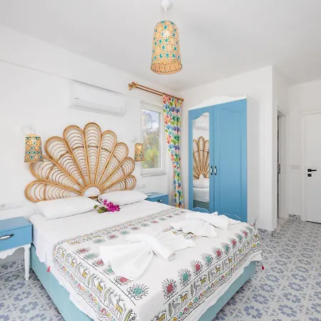 Blue Island Willa Dalyan