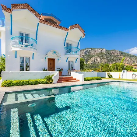 Blue Island Villa *