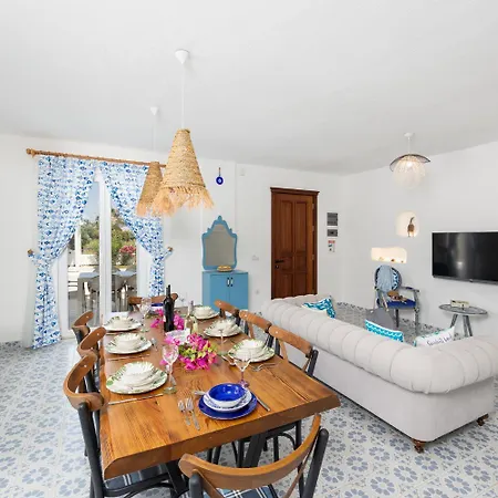 Blue Island Villa *