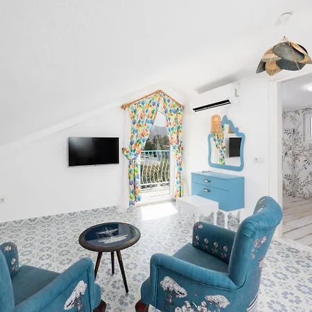 Blue Island Villa